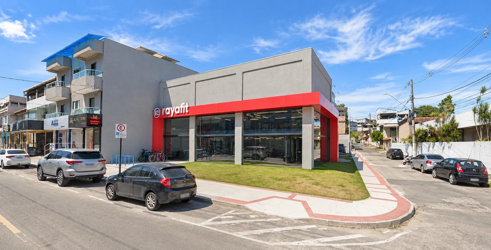 Fachada da academia Rayafit Alecrim, em Vila Velha