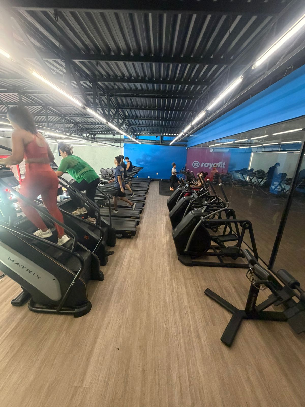 Área de cardio da Rayafit Alecrim